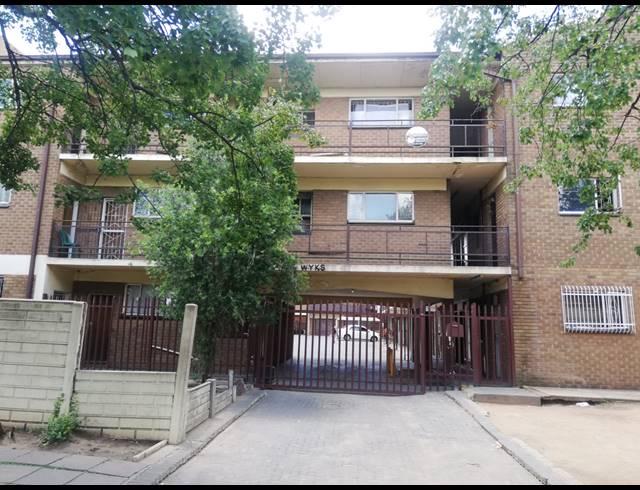 1 BEDROOM FLAT FOR SALE IN VEREENIGING CENTRAL